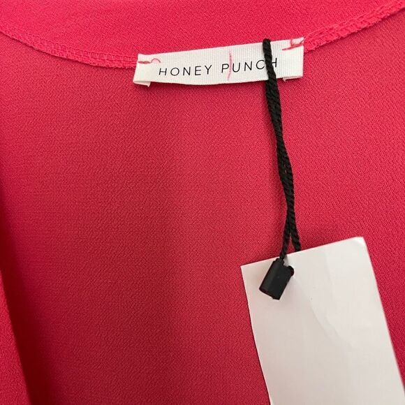 Honey Punch Cropped Front Lace Up Top Size M - Picture 5 of 8